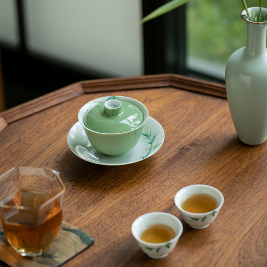 this is a ceramic teapot gaiwan