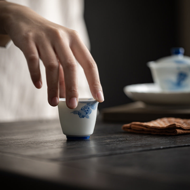 This is a ceramic teapot.this is a ceramic gaiwan