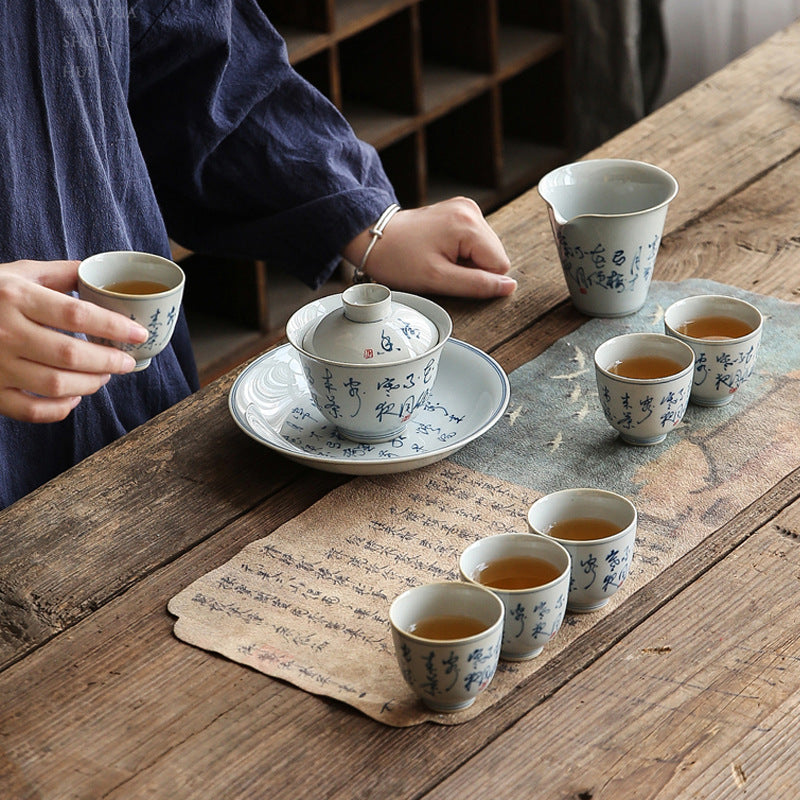 this is a ceramic gaiwan. this is a white teapot