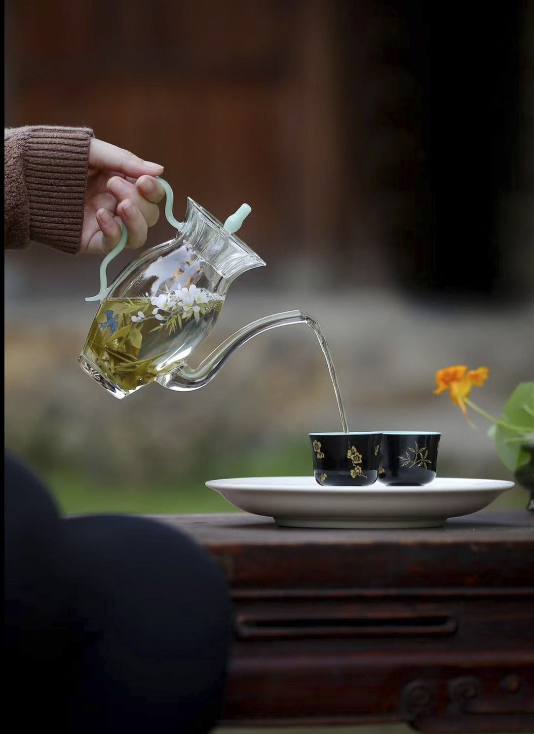 This is a glass teapot