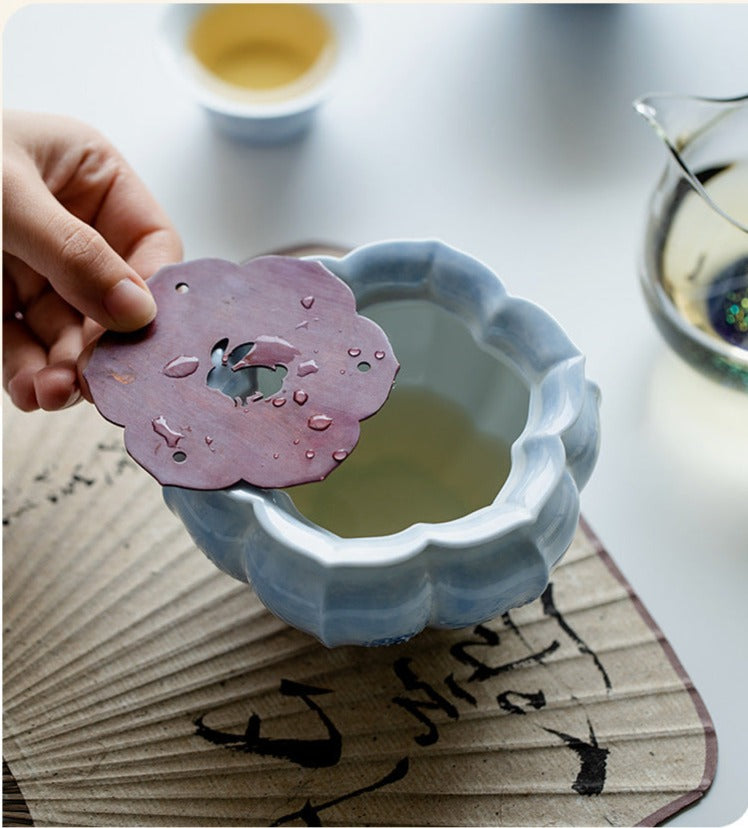 this is a ceramic tea basin jianshui