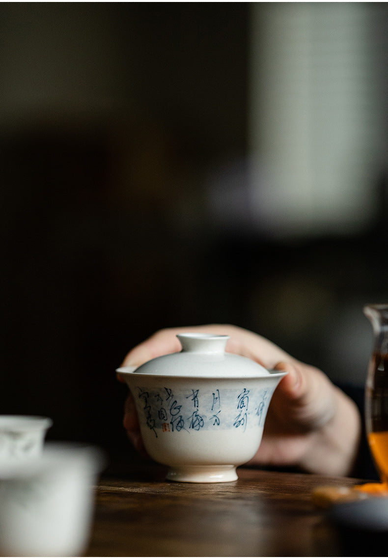 This is a ceramic teapot.this is a ceramic gaiwan