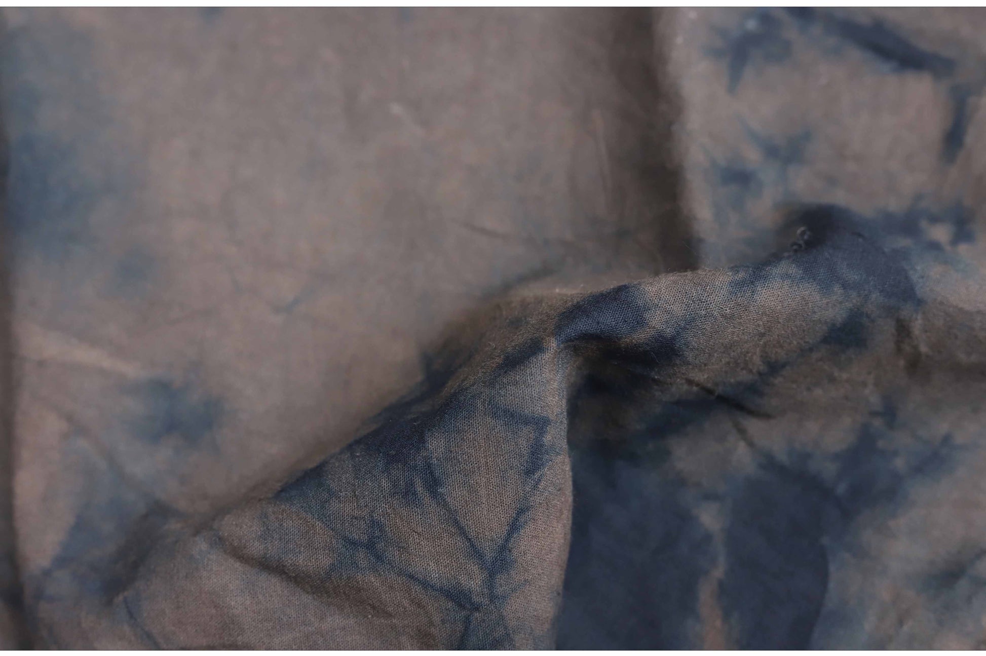 This is a plant-dyed tea mat table cloth