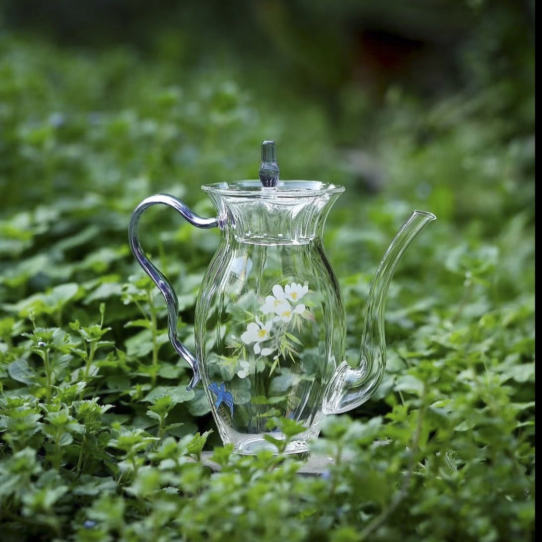 This is a glass teapot