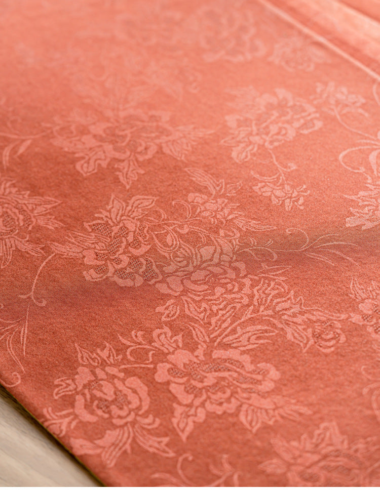 This is a gambiered canton silk xiangyunsha tea table cloth