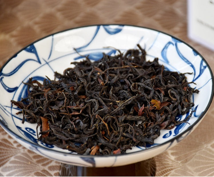 this is Chinese Yunnan Gushu black tea 