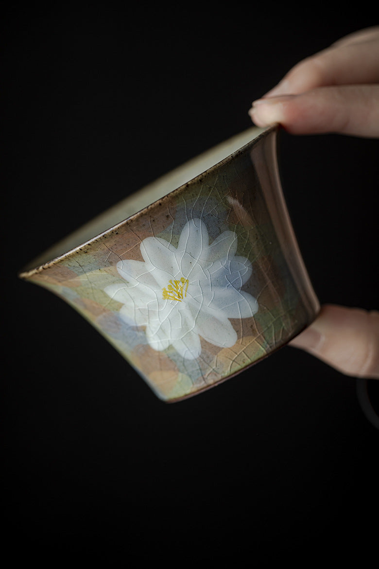 This is a ceramic teapot.this is a ceramic gaiwan