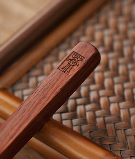 This is a sandalwood puerh cake knife tea knife tea needles