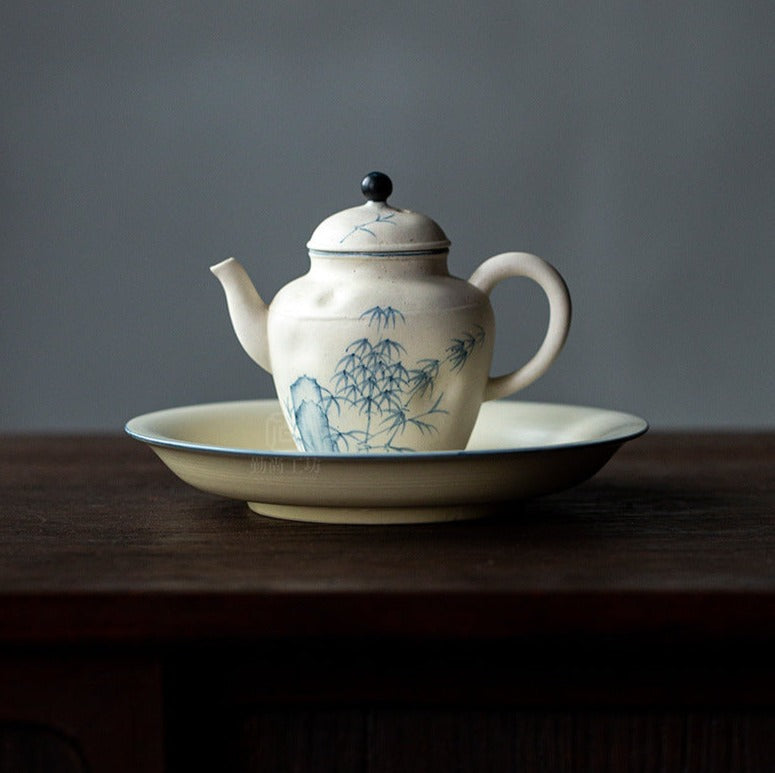 This is a pottery teapot.this is a kohiki teapot