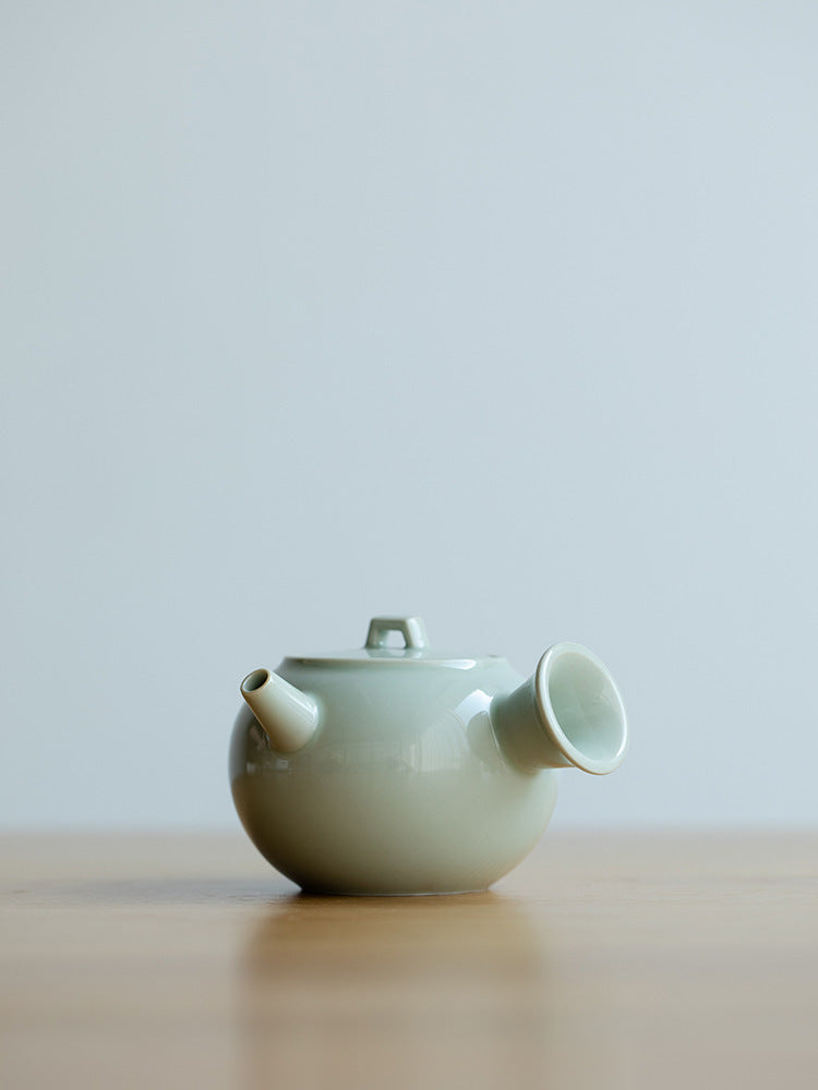 This is a ceramic teapot