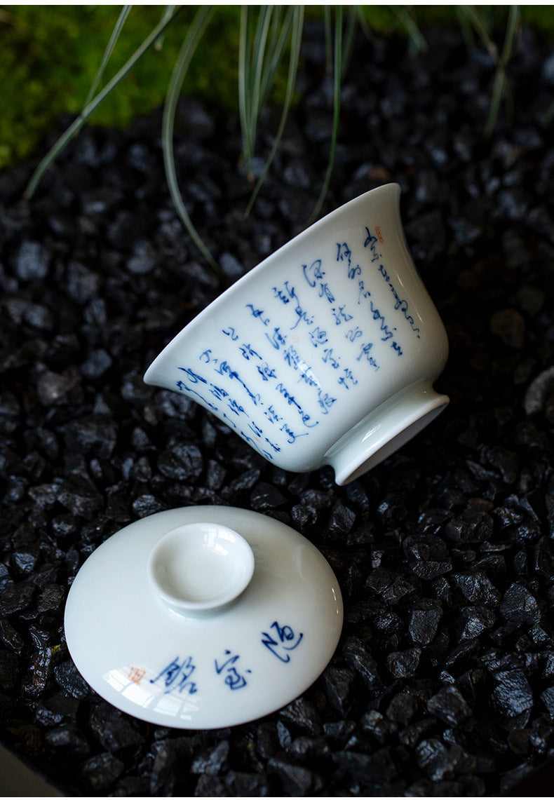 This is a ceramic teapot.this is a ceramic gaiwan