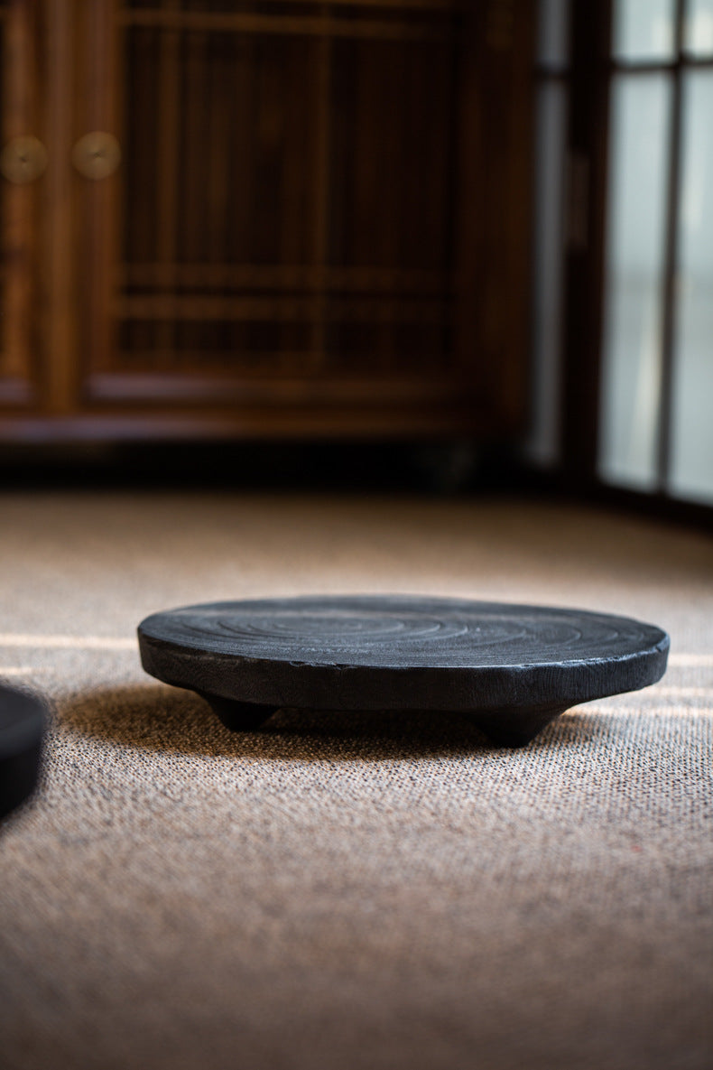 This is a black cedar tea tray tea boat.This is a wooden tea table.