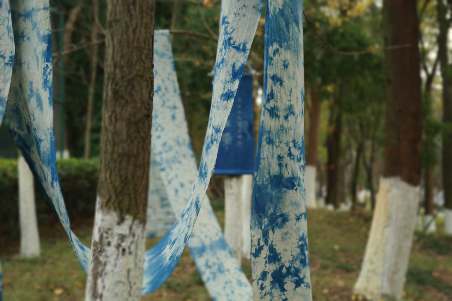 This is a indigo-dyed tea mat table cloth