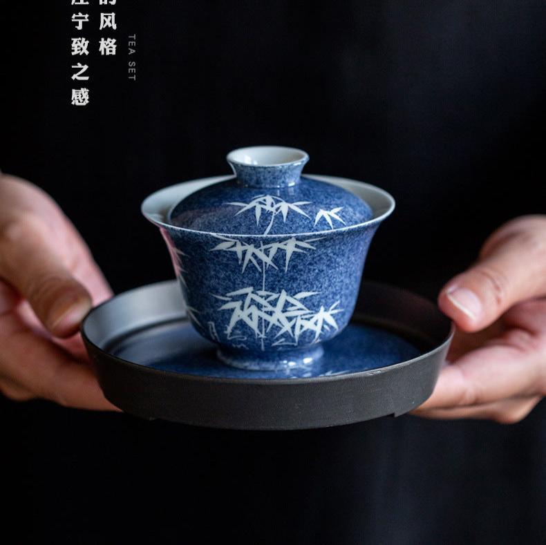 This is a ceramic teapot.this is a ceramic gaiwan