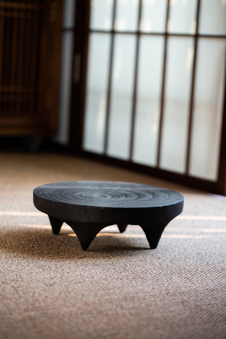 This is a black cedar tea tray tea boat.This is a wooden tea table.