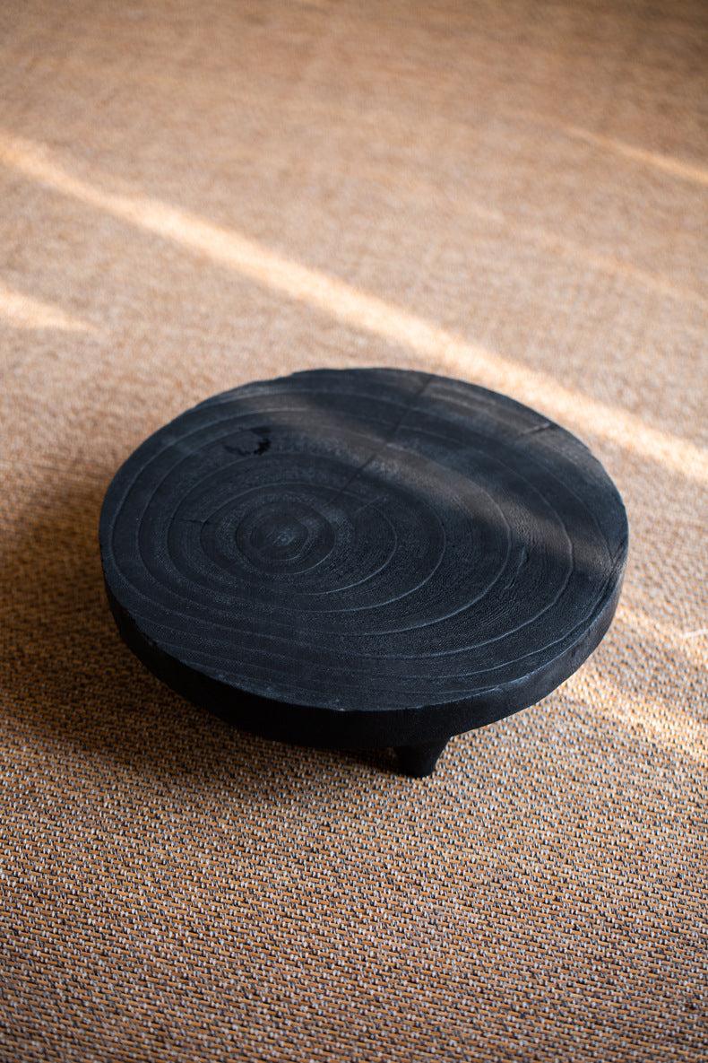 This is a black cedar tea tray tea boat.This is a wooden tea table.