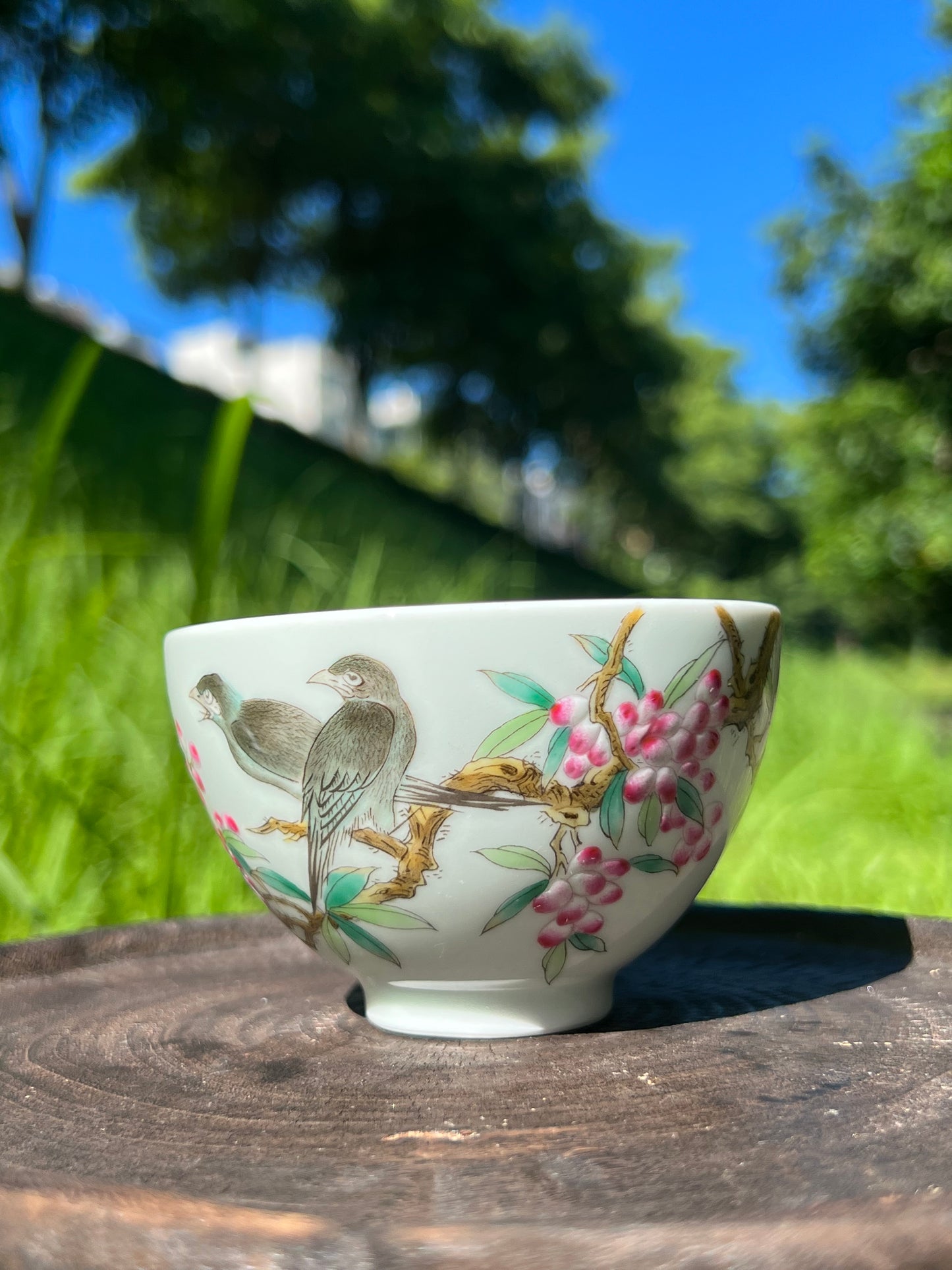 Handcrafted Chinese Handpainted Chinese Flower Bird Famille Rose Gaiwan Jingdezhen Master Ceramic Artwork