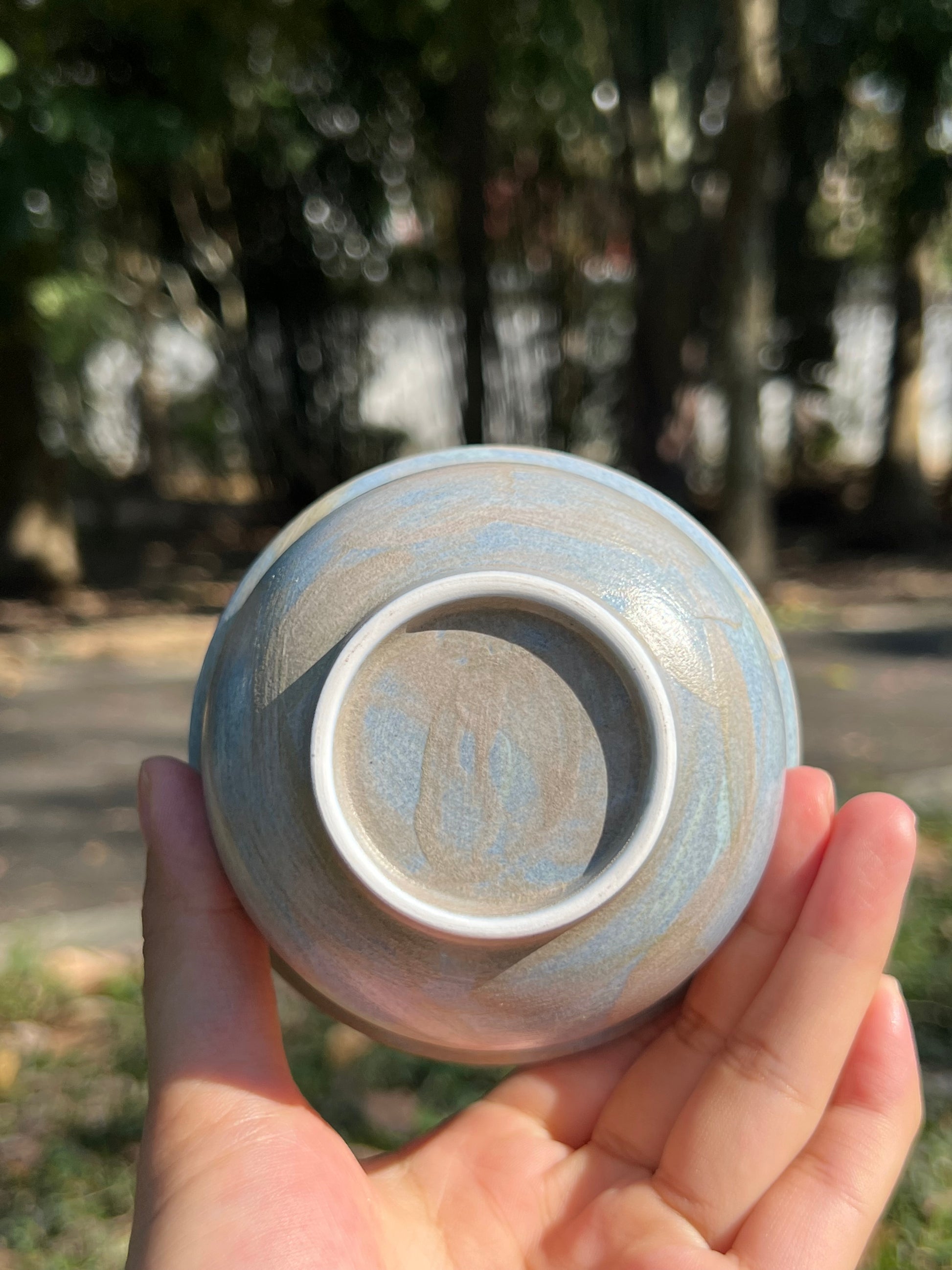 This is a pottery teapot.this is a pottery gaiwan