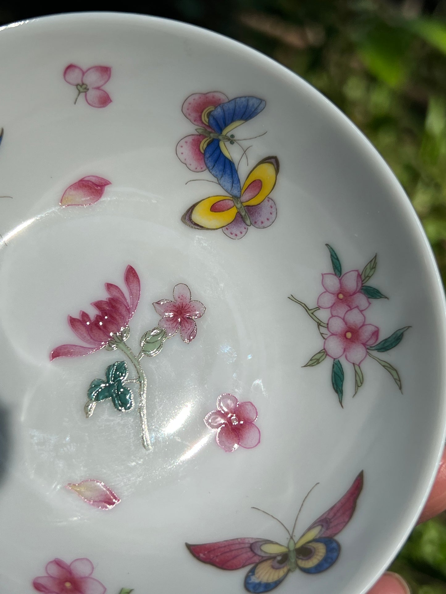 this is Chinese Jingdezhen enamel butterfly teacup. this is a ceramic teacup