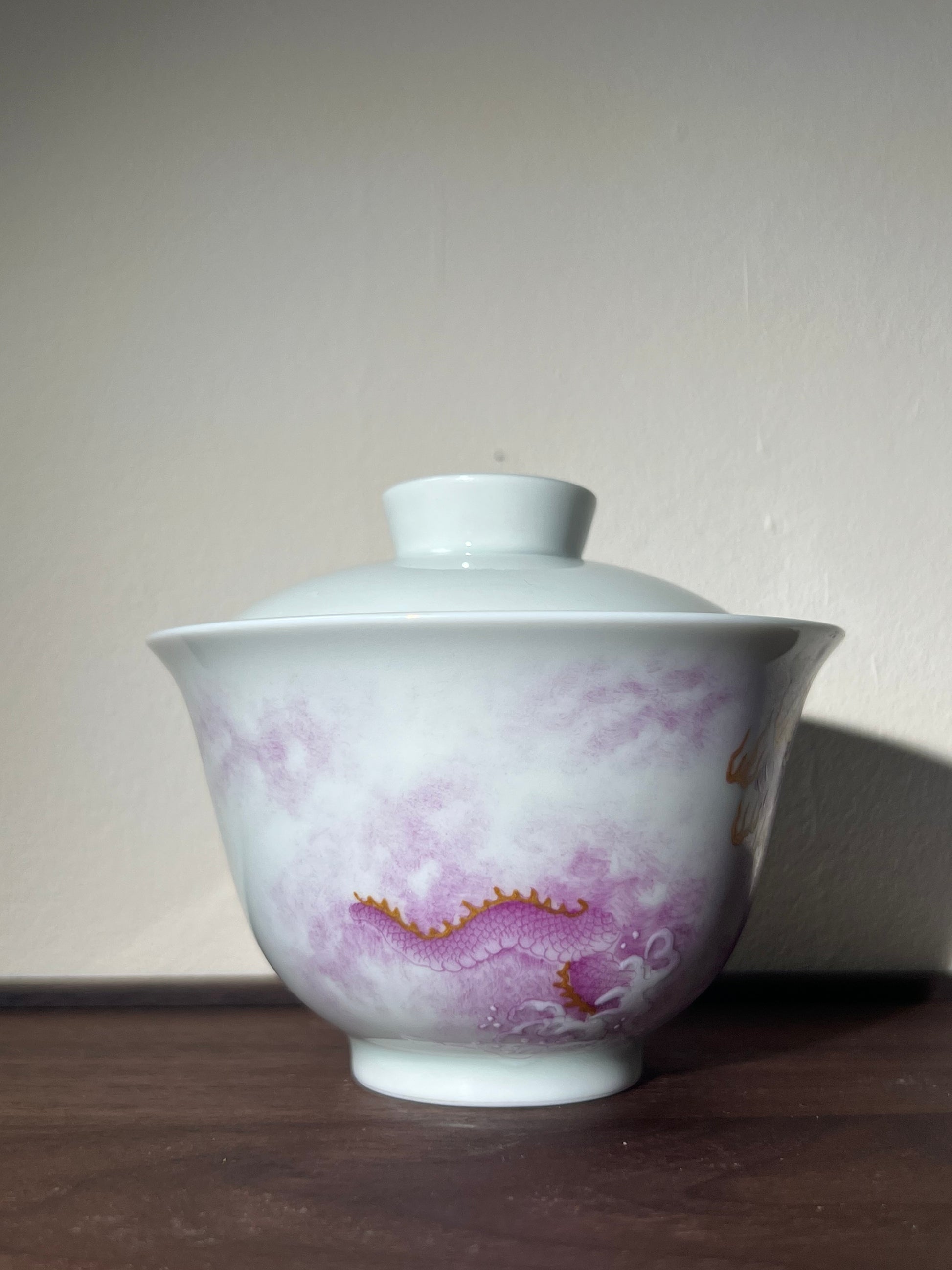 this is a Chinese Jingdezhen ceramic dragon teapot gaiwan