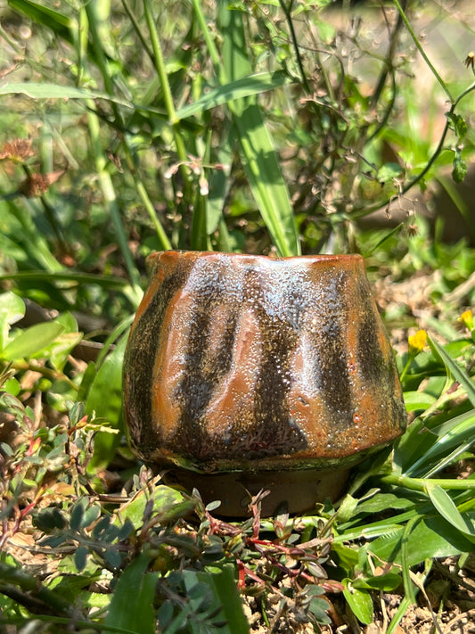 This is a shino ware teacup.this is a shinoyaki teacup