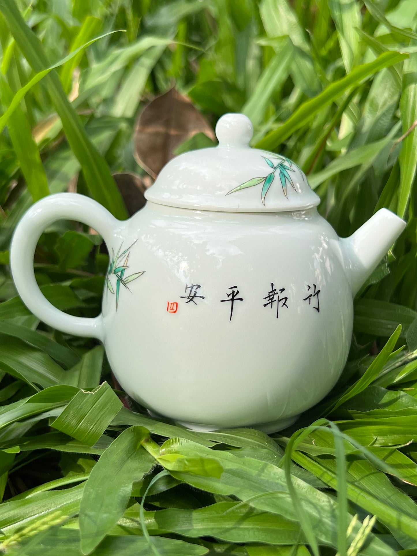 this is Chinese Jingdezhen famille rose ceramic teapot. this is a ceramic bamboo teapot