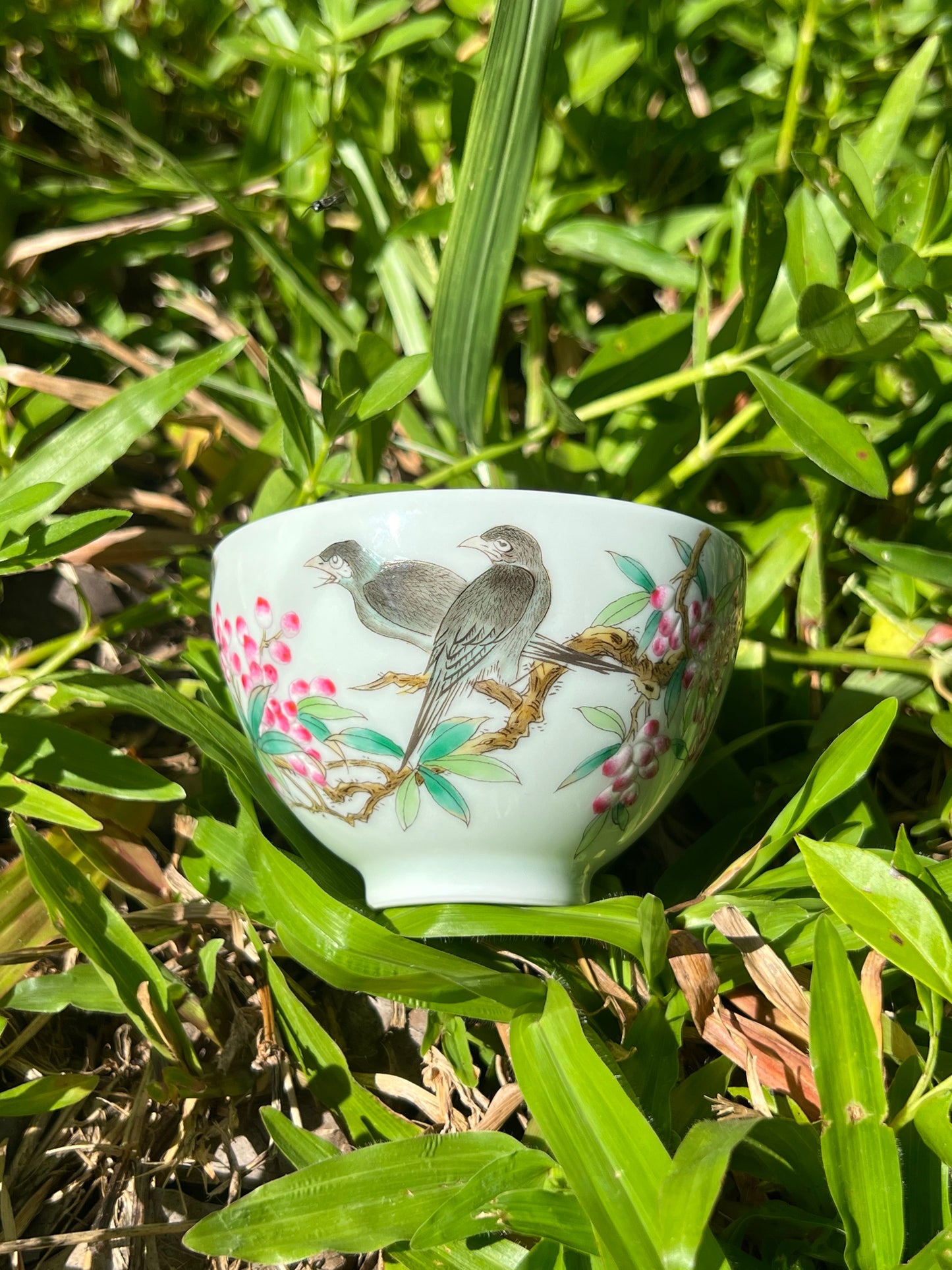 Handcrafted Chinese Handpainted Chinese Flower Bird Famille Rose Gaiwan Jingdezhen Master Ceramic Artwork