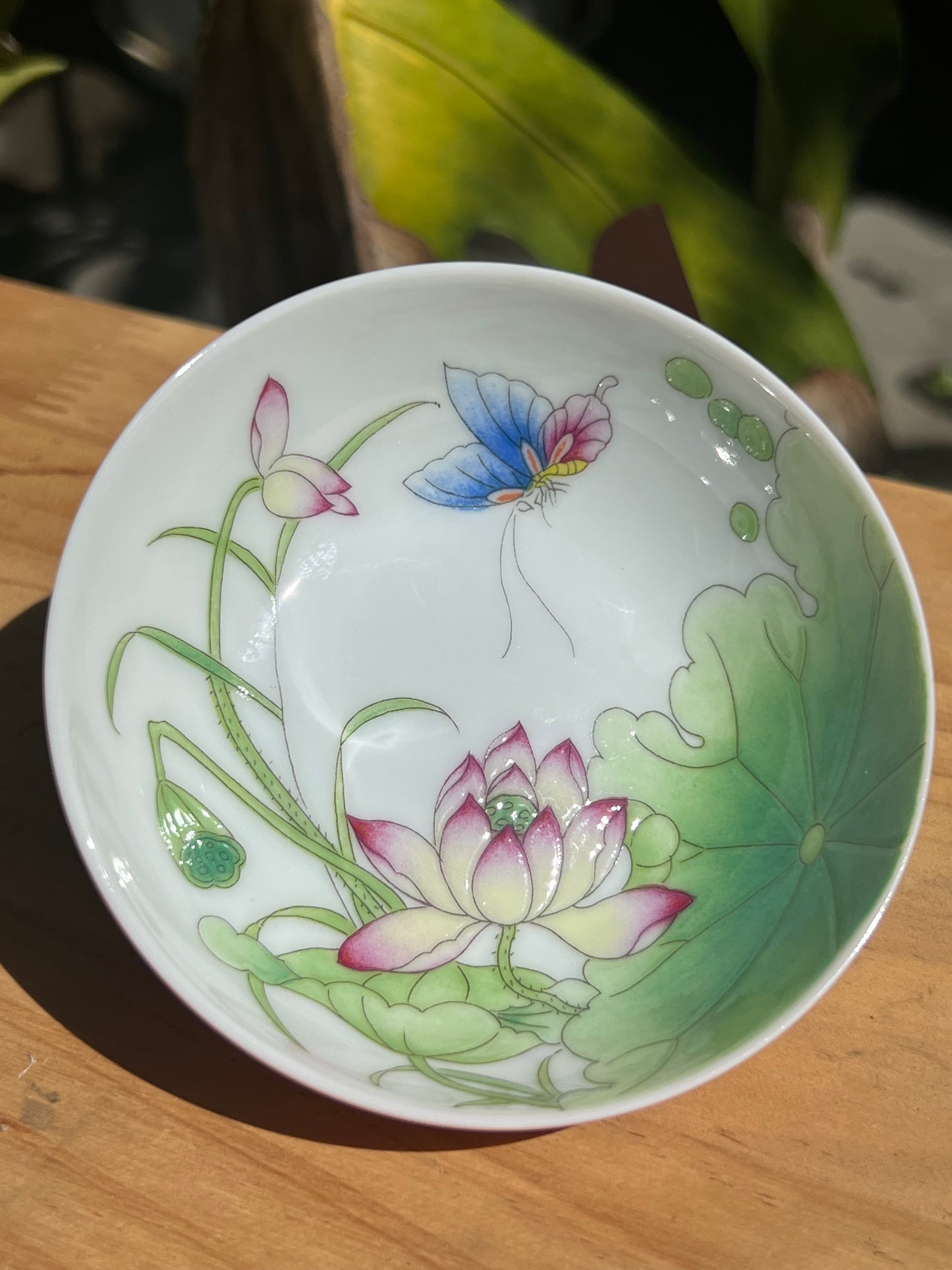 This is a Chinese Jingdezhen enamel flower teacup