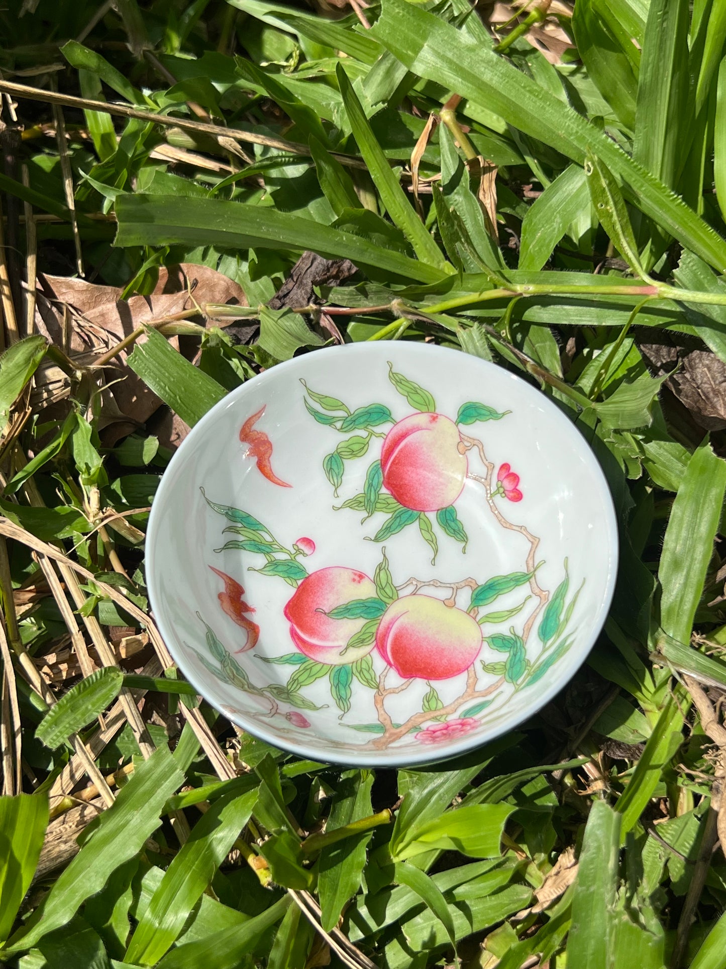 this is Chinese Jingdezhen enaenamel ceramic teacup