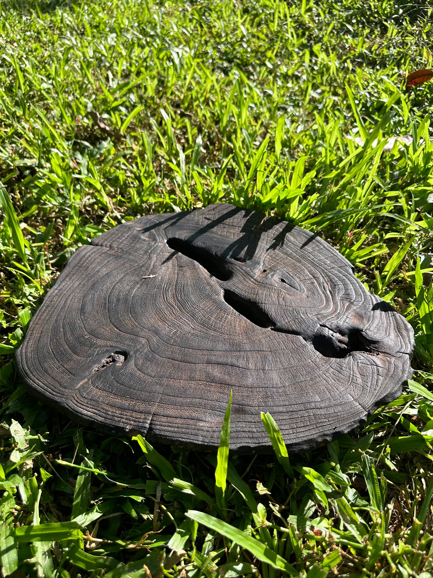 This is a black cedar tea tray tea boat.This is a wooden tea table.