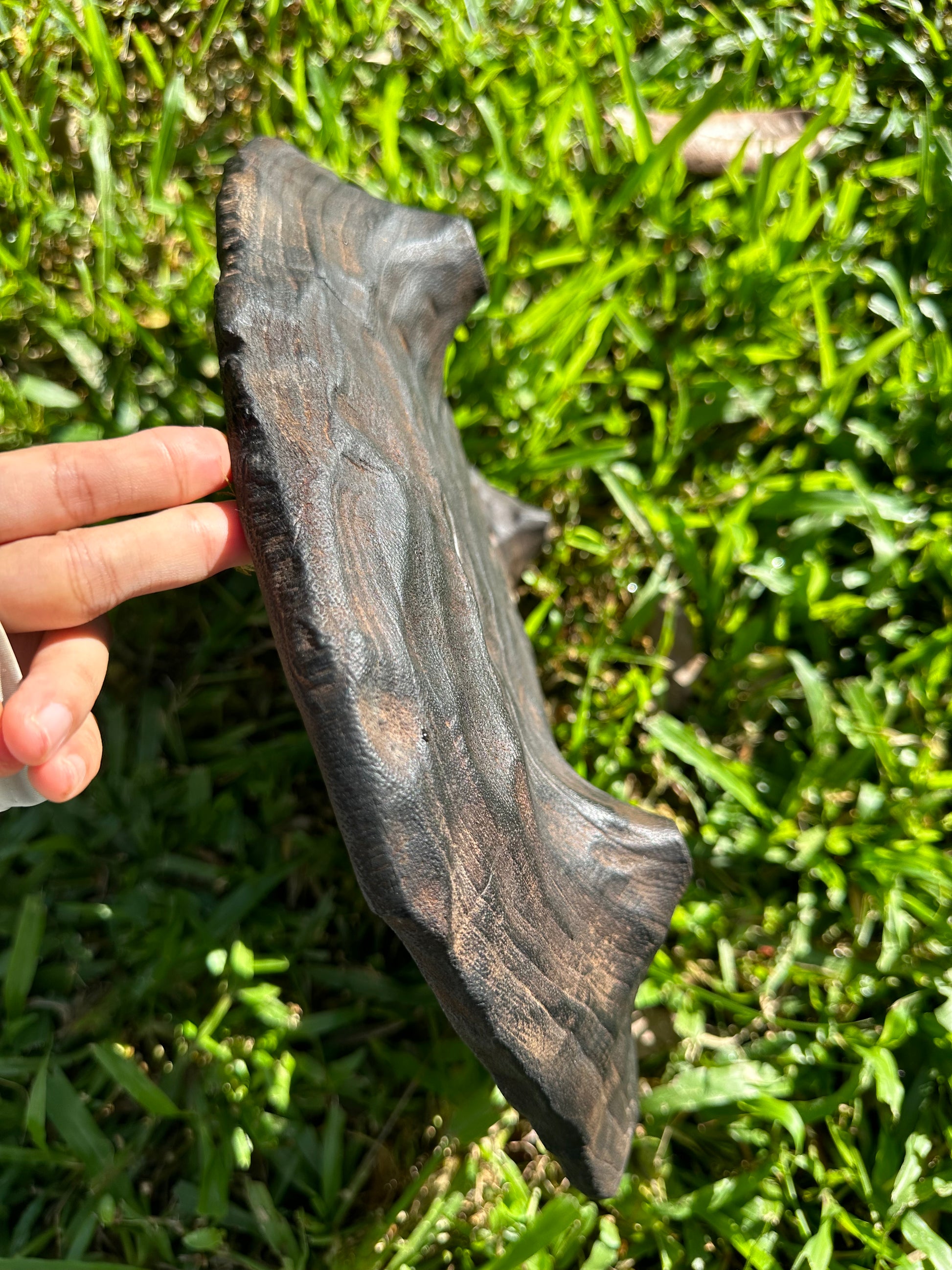 This is a black cedar tea tray tea boat.This is a wooden tea table.