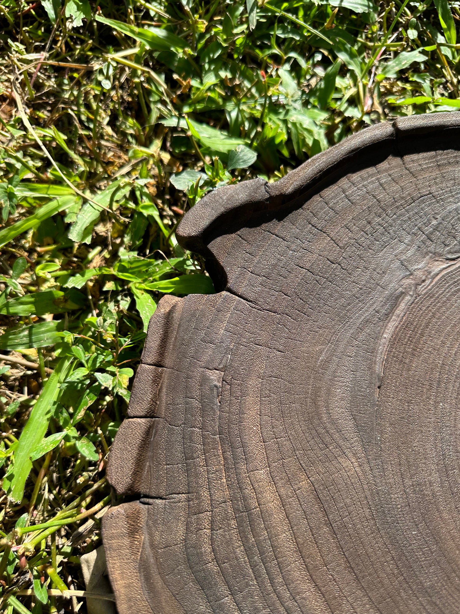 This is a black cedar tea tray tea boat.This is a wooden tea table.