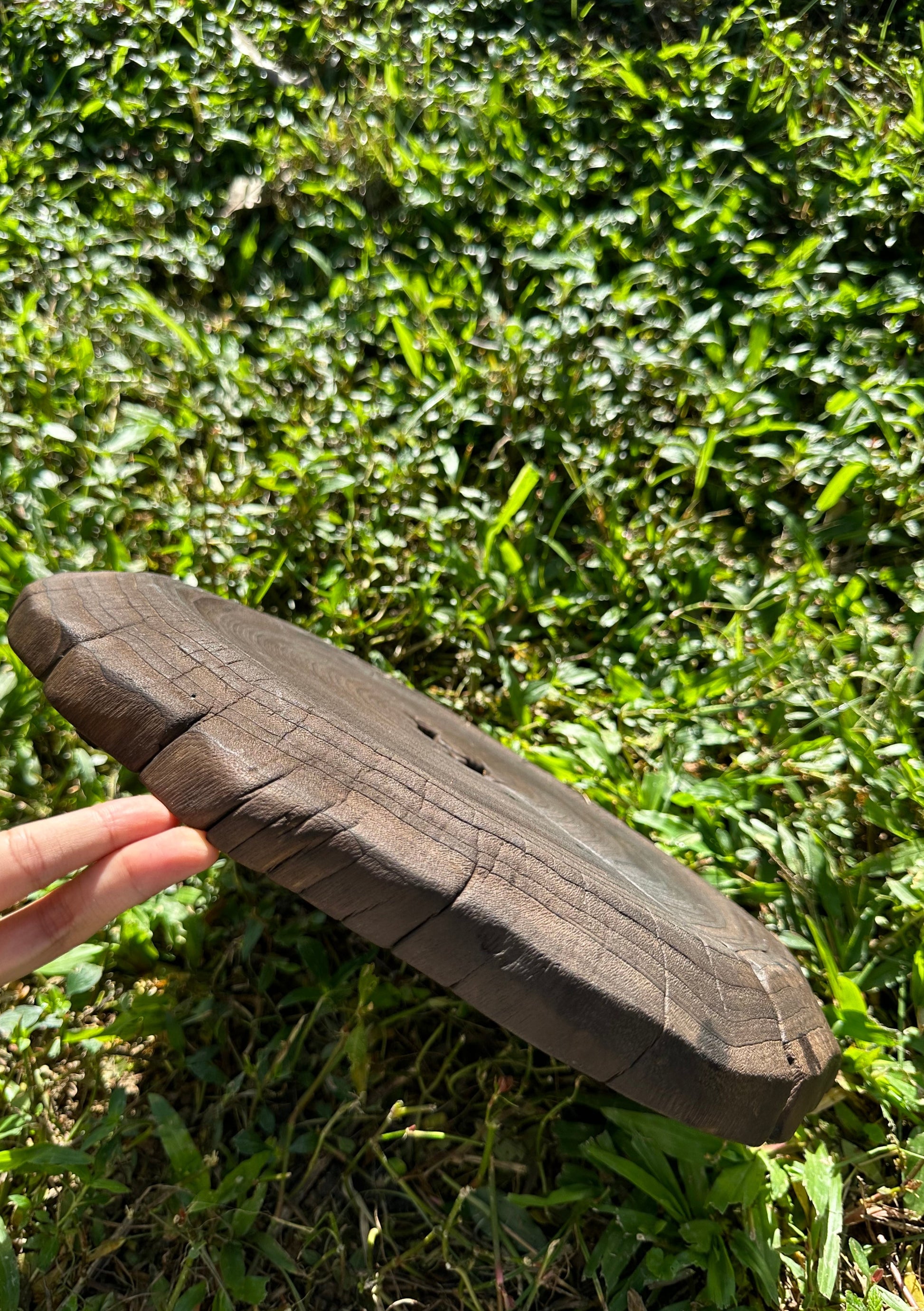 This is a black cedar tea tray tea boat.This is a wooden tea table.