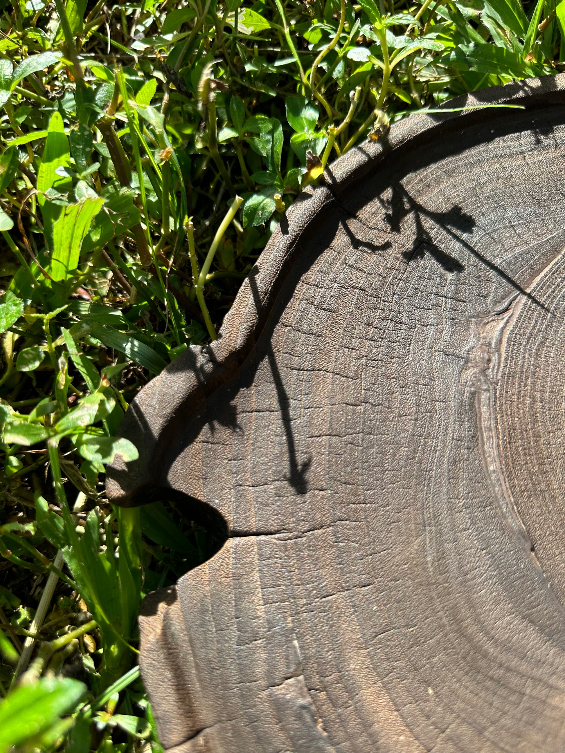 This is a black cedar tea tray tea boat.This is a wooden tea table.