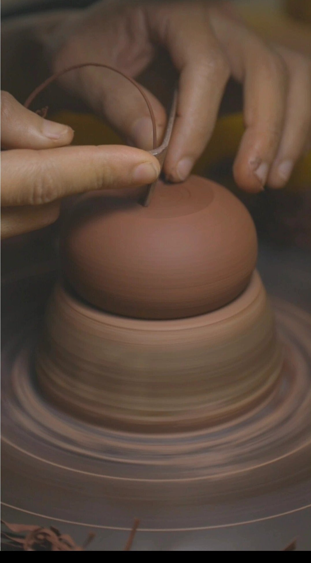 This is a Chaozhou teapot.this is Chaozhou red clay zhuni teapot