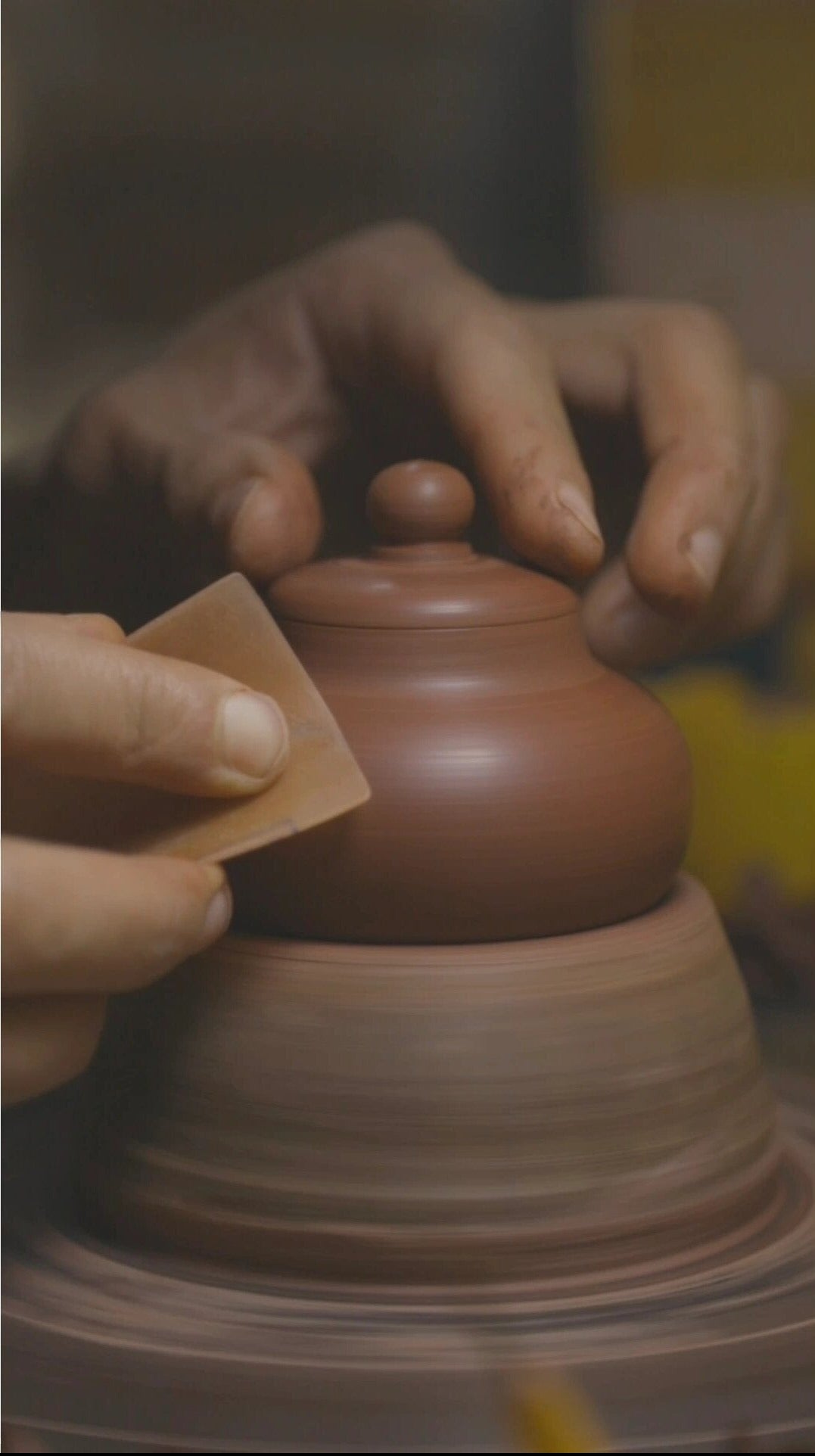 This is a Chaozhou teapot.this is Chaozhou red clay zhuni teapot