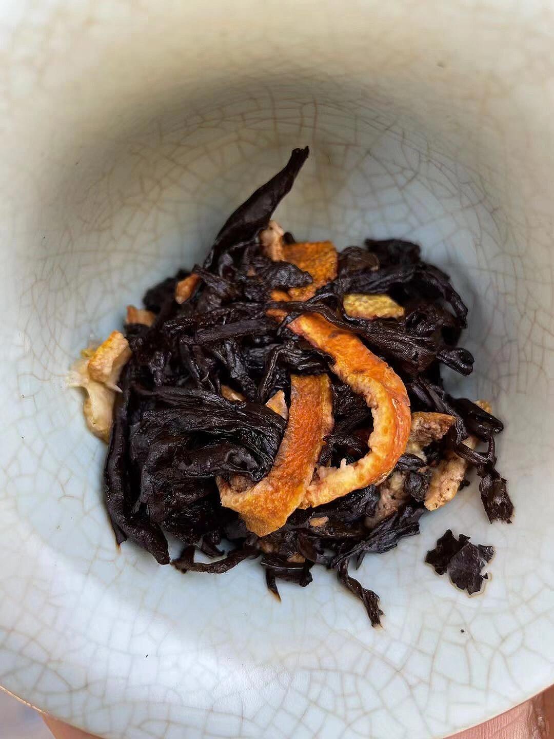 this is Chinese Yunnan ripe puerh Shou Puerh. this is tangerine puerh tea