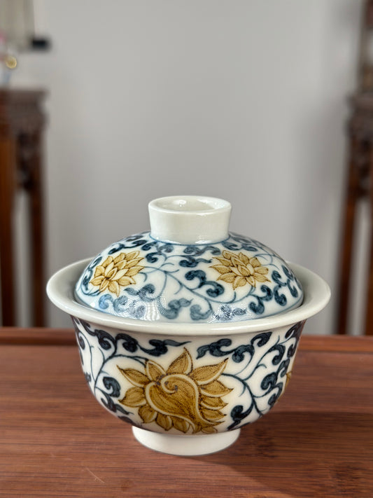 Handpainted Chinese Luxious Blue White Porcelain Underglaze Gold Youlijin Traditional Lotus of Twined Stem Pattern Masterpiece Gaiwan Set Artwork Teacup