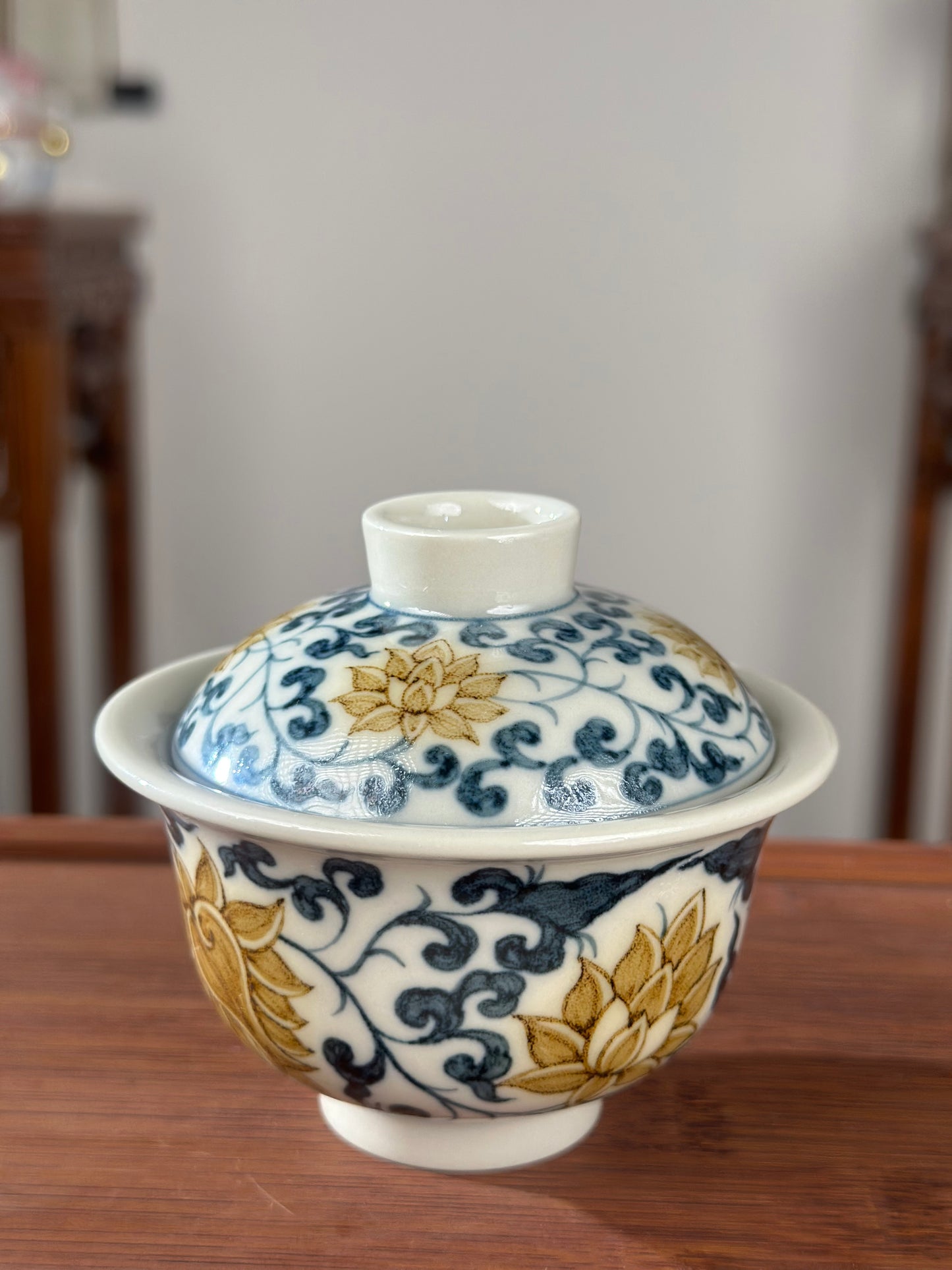 Handpainted Chinese Luxious Blue White Porcelain Underglaze Gold Youlijin Traditional Lotus of Twined Stem Pattern Masterpiece Gaiwan Set Artwork Teacup