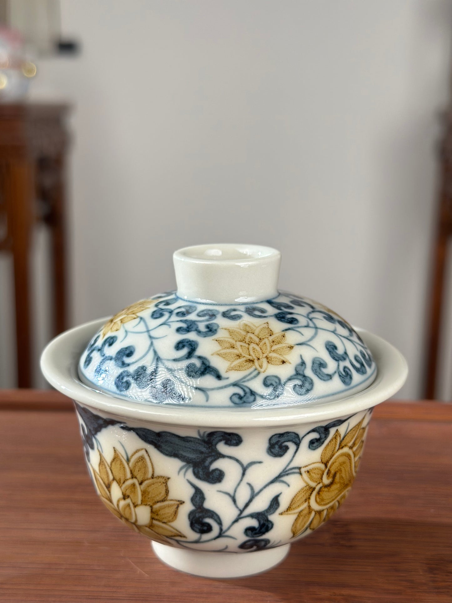 Handpainted Chinese Luxious Blue White Porcelain Underglaze Gold Youlijin Traditional Lotus of Twined Stem Pattern Masterpiece Gaiwan Set Artwork Teacup