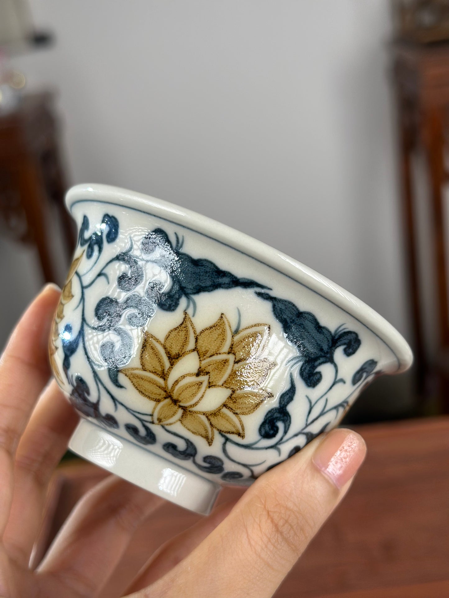 Handpainted Chinese Luxious Blue White Porcelain Underglaze Gold Youlijin Traditional Lotus of Twined Stem Pattern Masterpiece Gaiwan Set Artwork Teacup