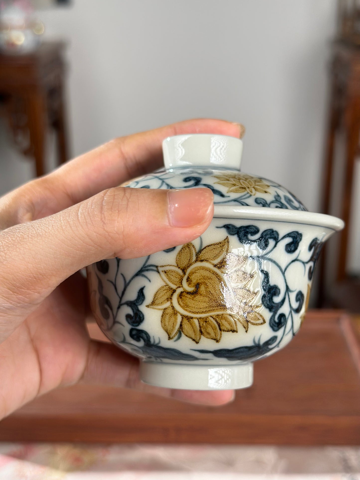 Handpainted Chinese Luxious Blue White Porcelain Underglaze Gold Youlijin Traditional Lotus of Twined Stem Pattern Masterpiece Gaiwan Set Artwork Teacup