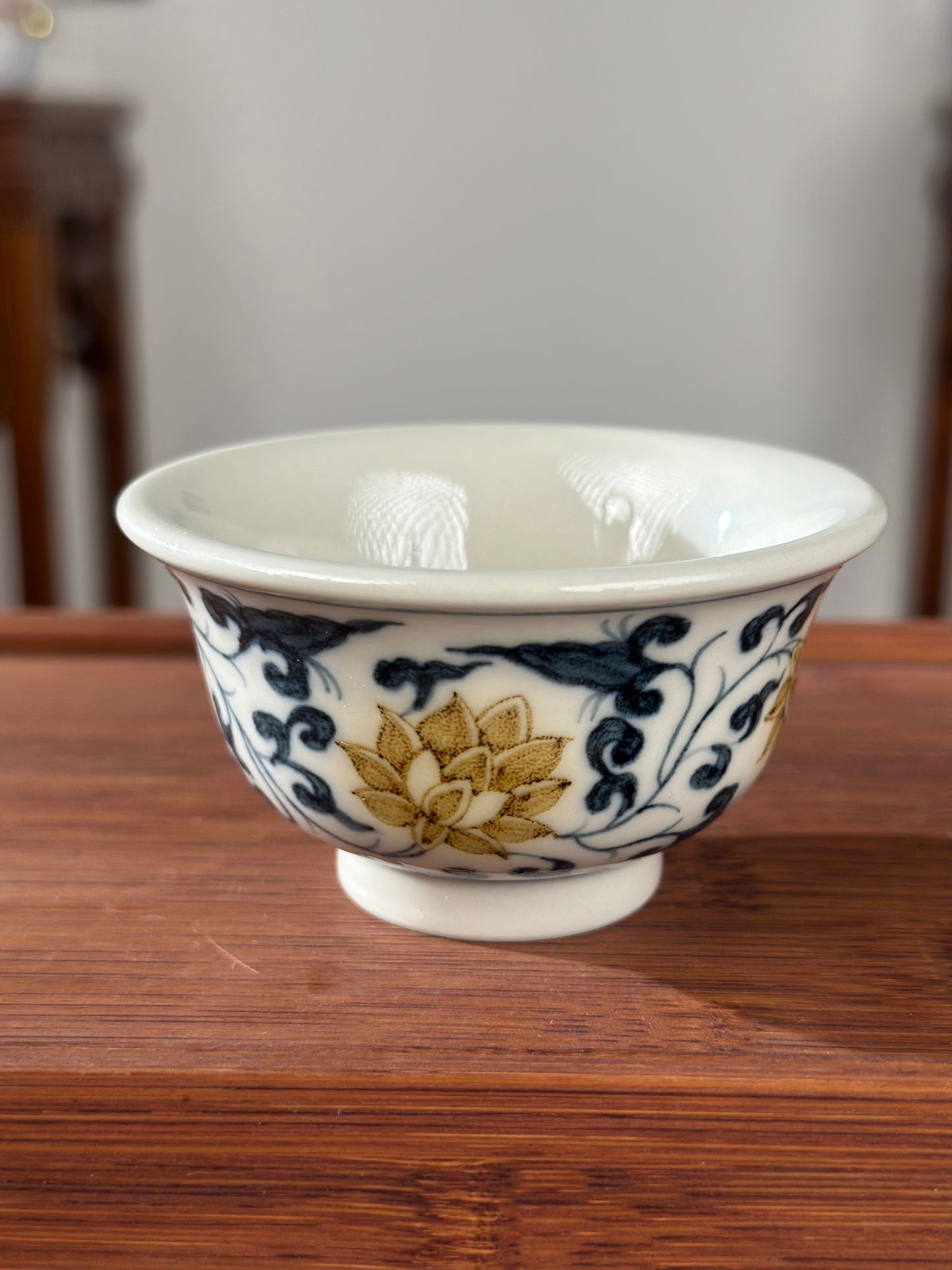 Handpainted Chinese Luxious Blue White Porcelain Underglaze Gold Youlijin Traditional Lotus of Twined Stem Pattern Masterpiece Gaiwan Set Artwork Teacup