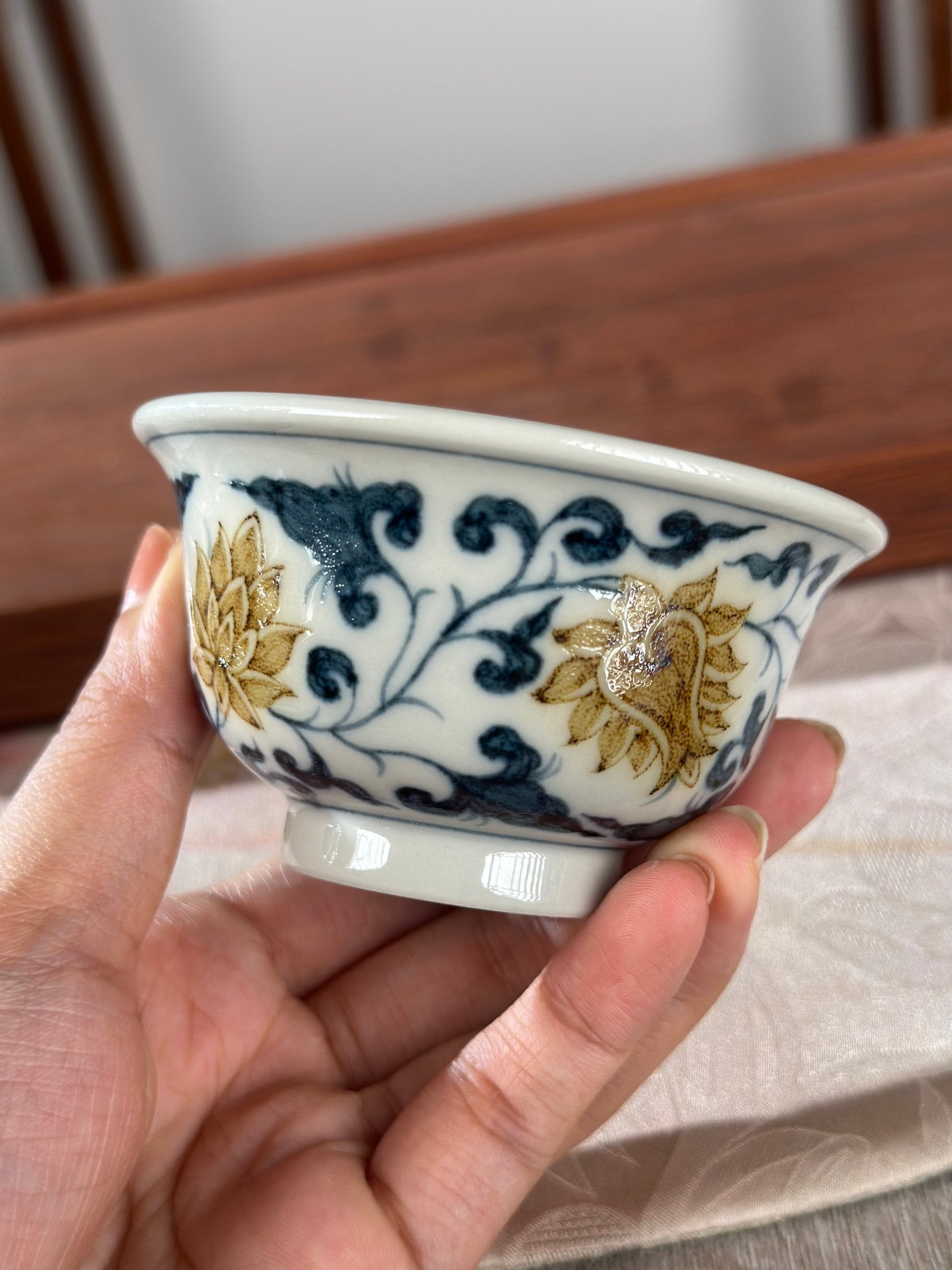 Handpainted Chinese Luxious Blue White Porcelain Underglaze Gold Youlijin Traditional Lotus of Twined Stem Pattern Masterpiece Gaiwan Set Artwork Teacup