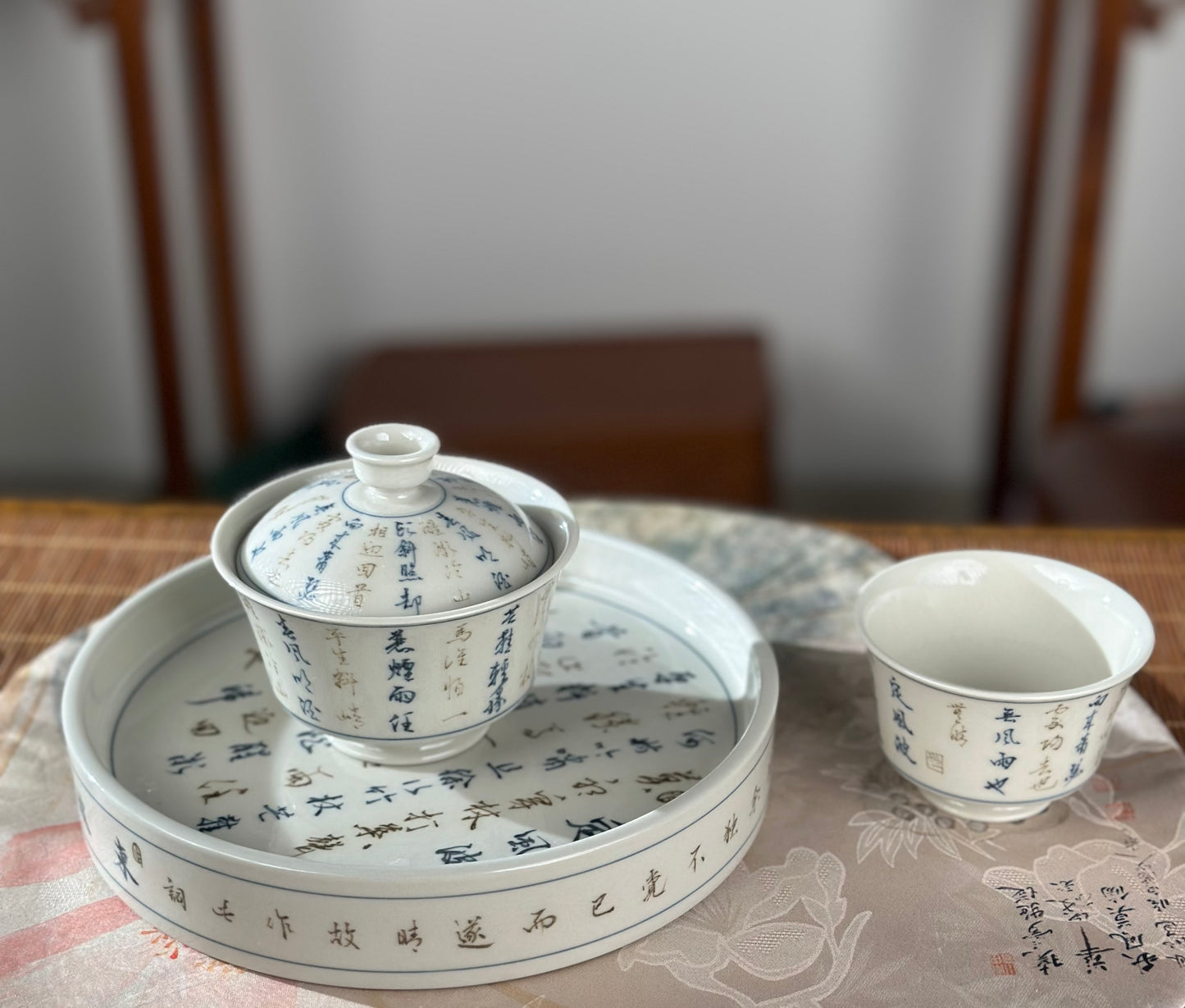 Handpainted Calligraphy Chinese Luxious Blue White Porcelain Underglaze Gold Youlijin Gaiwan Set Artwork Teacup