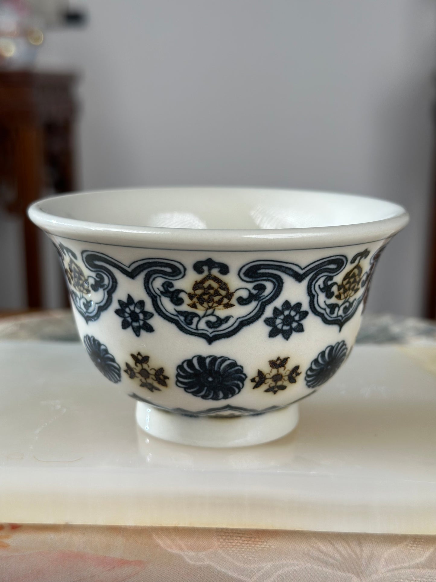 Handpainted Chinese Luxious Blue White Porcelain Underglaze Gold Youlijin Ruyi Pattern Gaiwan Set Artwork Teacup