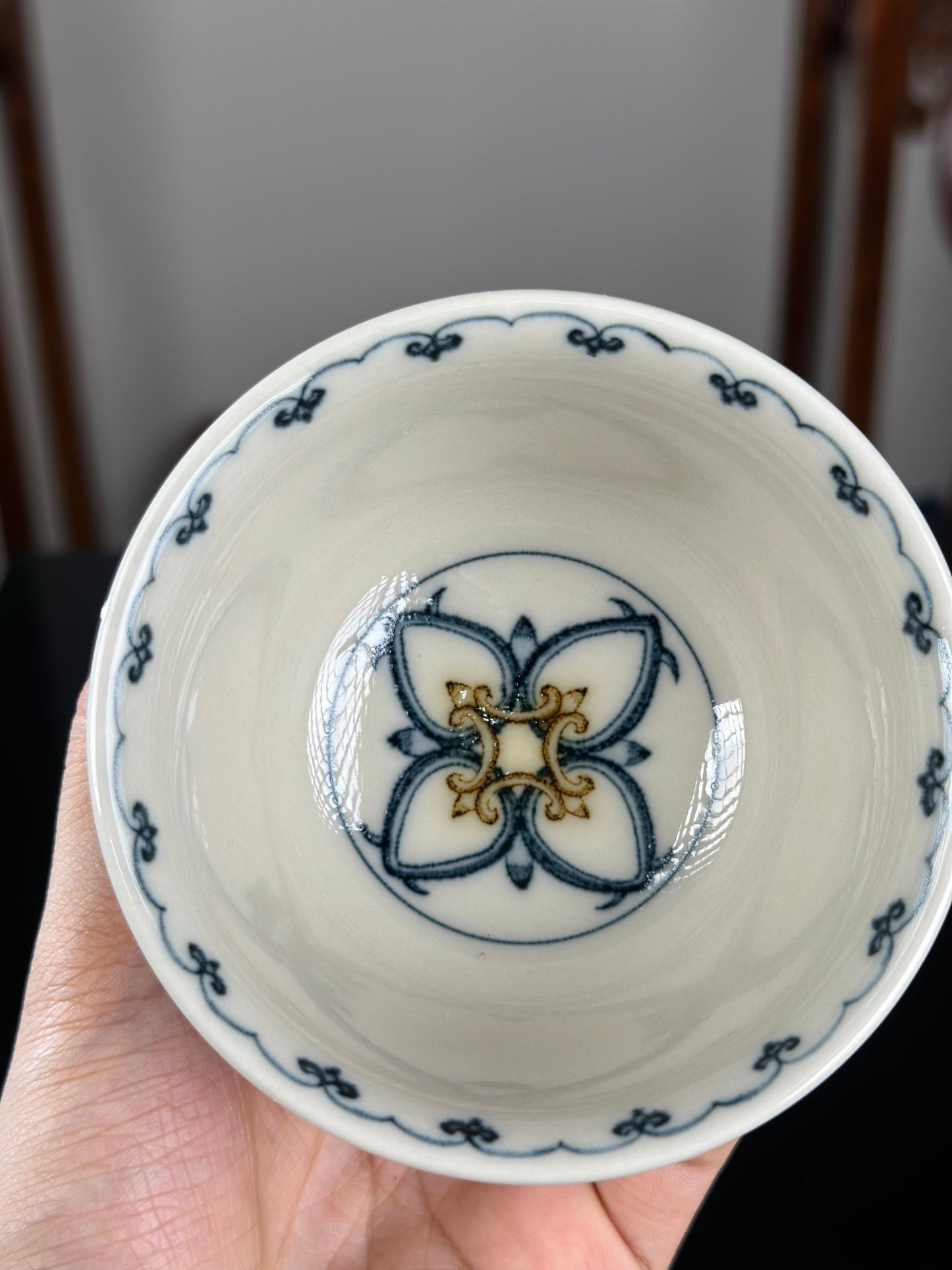 Handpainted Chinese Luxious Blue White Porcelain  Underglaze Gold Youlijin Traditional Baoxiang Flower Pattern Masterpiece Gaiwan Teacup Set Artwork