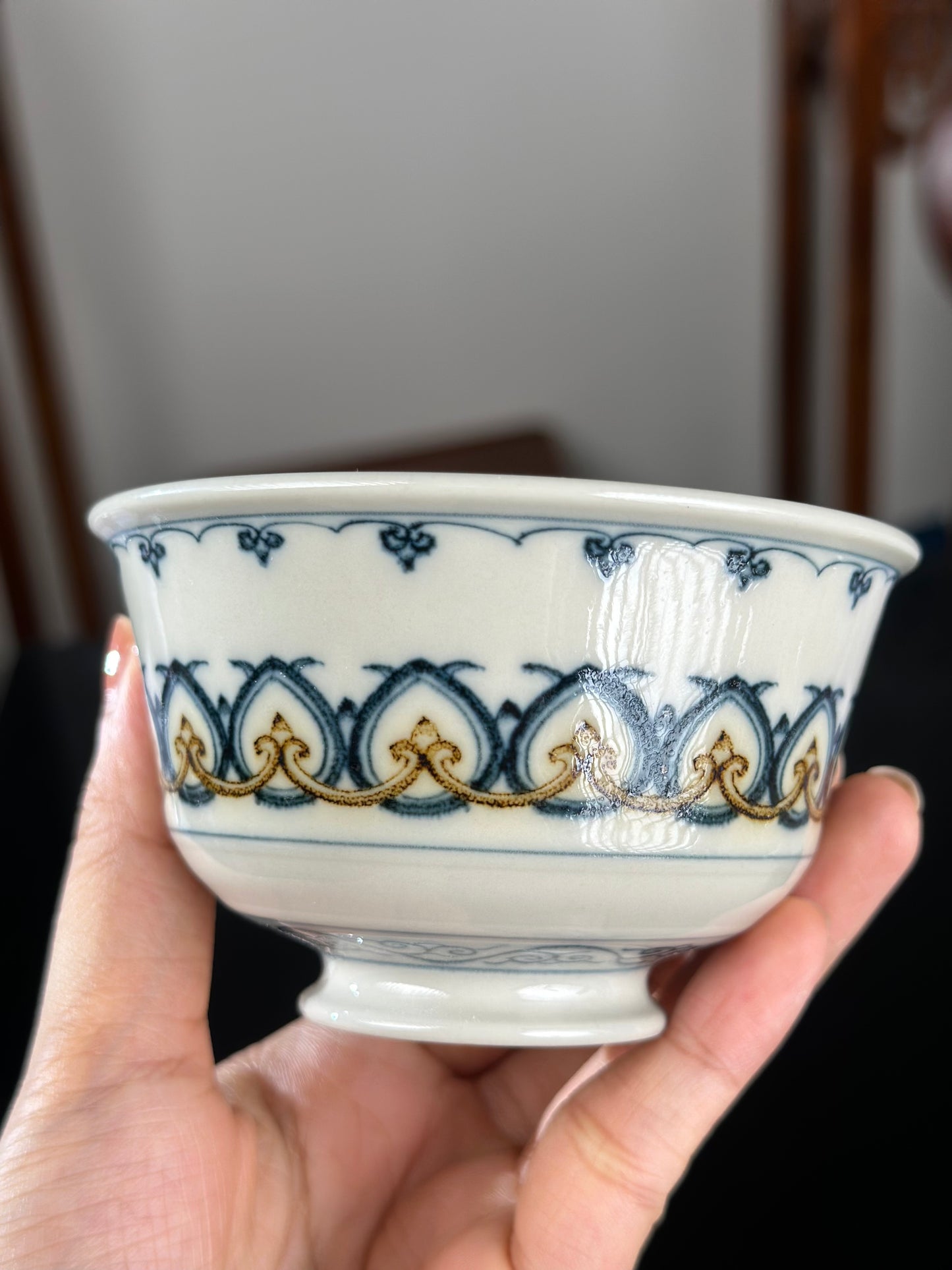 Handpainted Chinese Luxious Blue White Porcelain  Underglaze Gold Youlijin Traditional Baoxiang Flower Pattern Masterpiece Gaiwan Teacup Set Artwork