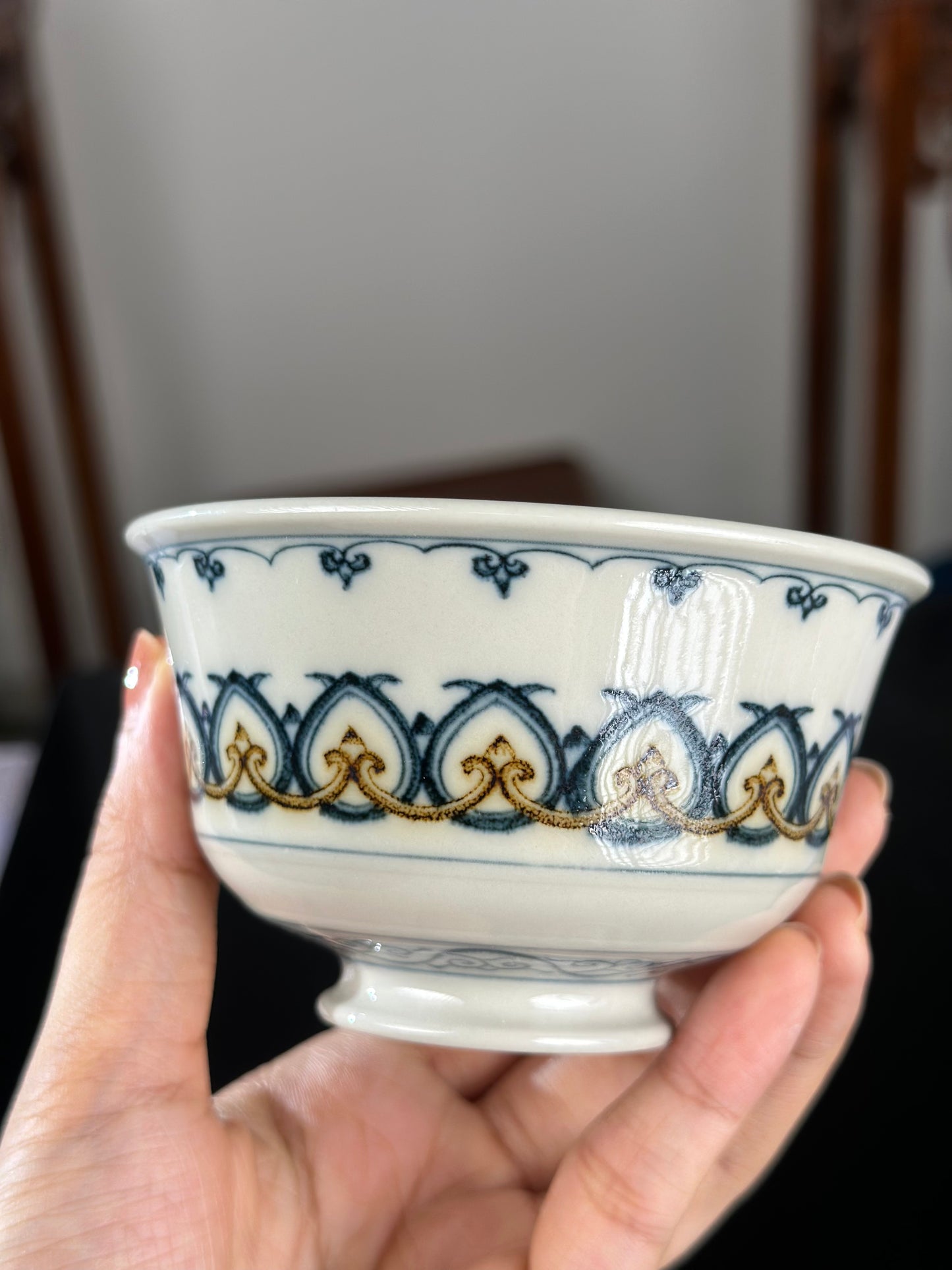 Handpainted Chinese Luxious Blue White Porcelain  Underglaze Gold Youlijin Traditional Baoxiang Flower Pattern Masterpiece Gaiwan Teacup Set Artwork