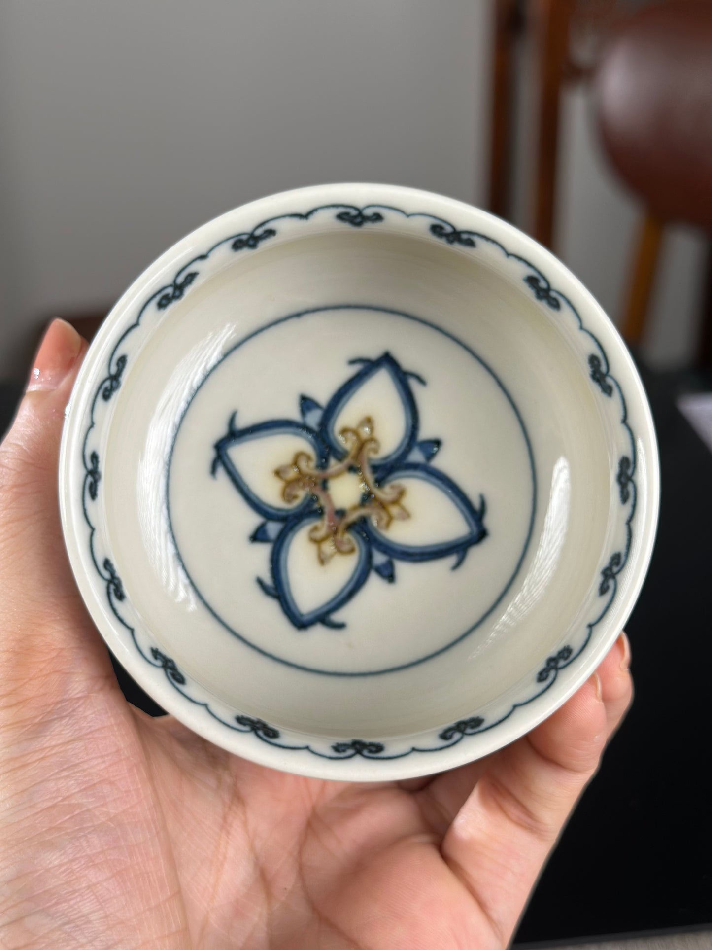 Handpainted Chinese Luxious Blue White Porcelain  Underglaze Gold Youlijin Traditional Baoxiang Flower Pattern Masterpiece Gaiwan Teacup Set Artwork